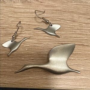 Vintage Frederick, Canada, goose brooch and earrings pewter